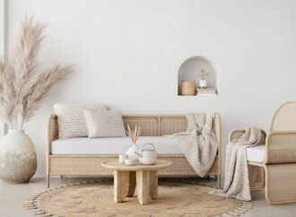 Mueble de mimbre y otras decoraciones que puedes usar en tu hogar
